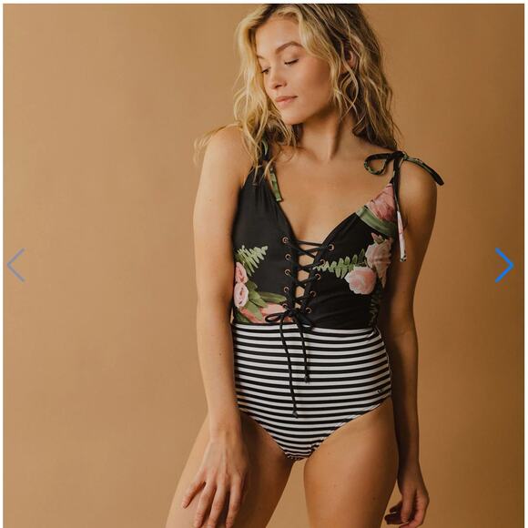 Albion Fit The Rachel One-Piece Black and Midnight Stripe Size Large - Picture 9 of 10